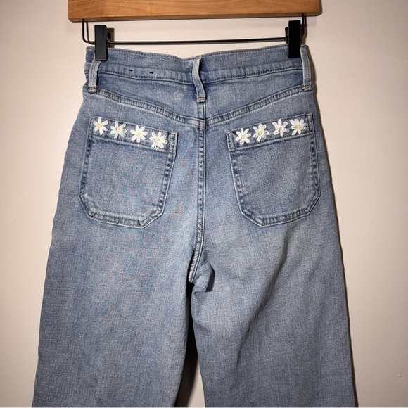 Gap High Rise Wide Leg Denim Blue Jeans Size 26 Embroidered Flowers & Bee - Picture 7 of 15
